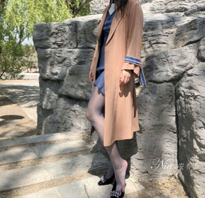 厨房掀开馊了裙子子挺进视频_高清免费观看
